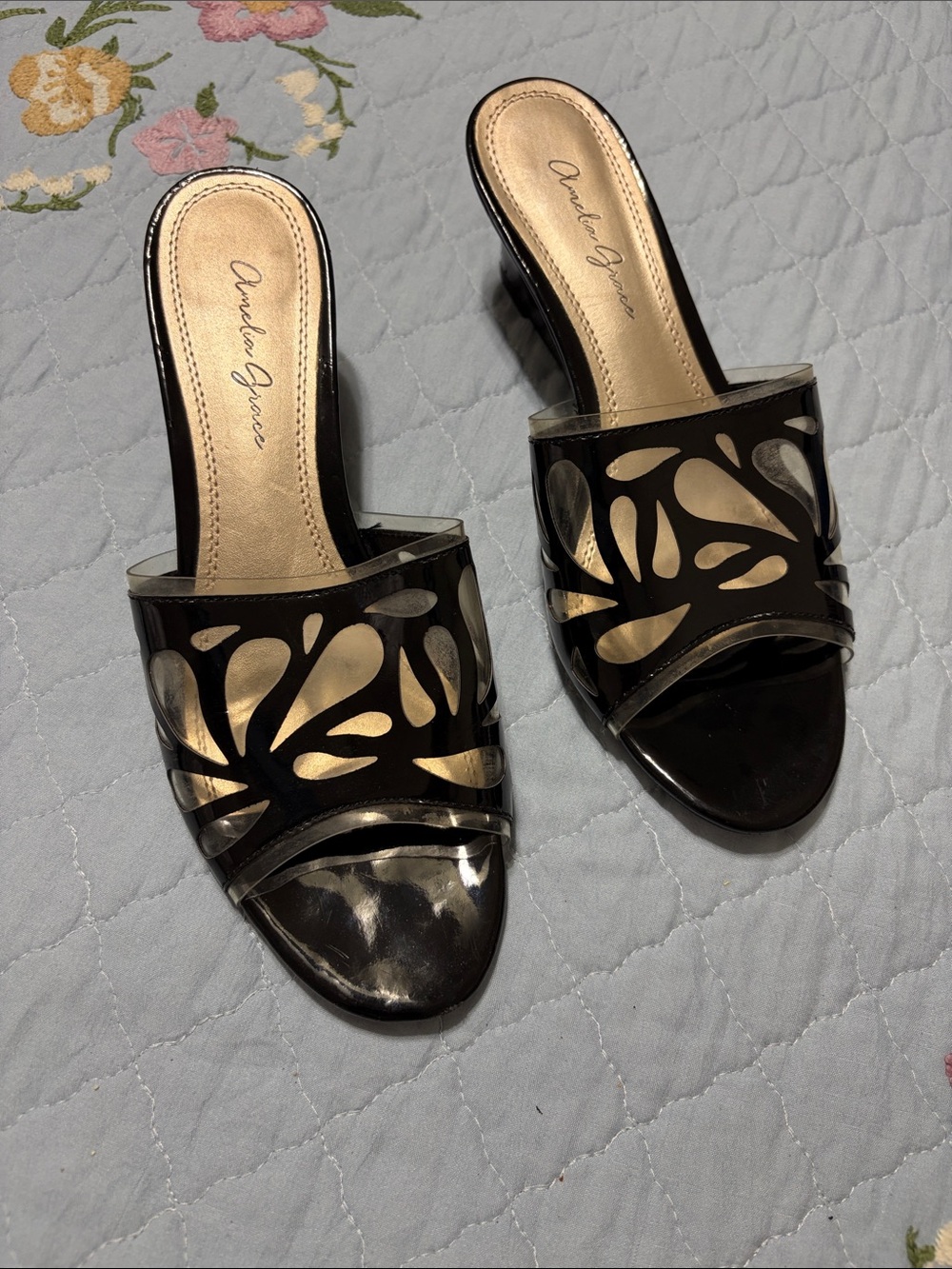 Andrea Grace Black Cutout Slide Mules PreOwned Size 8